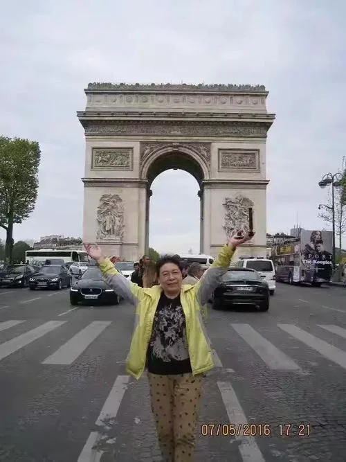 矜持不苟出处_2