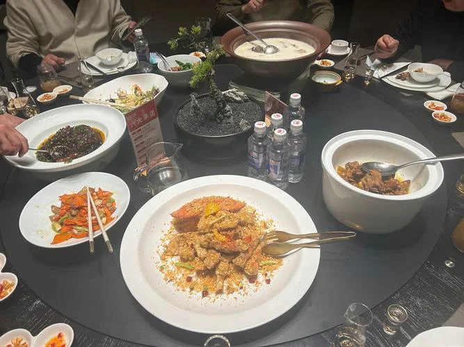 梦到和朋友吃饭是什么意思_2