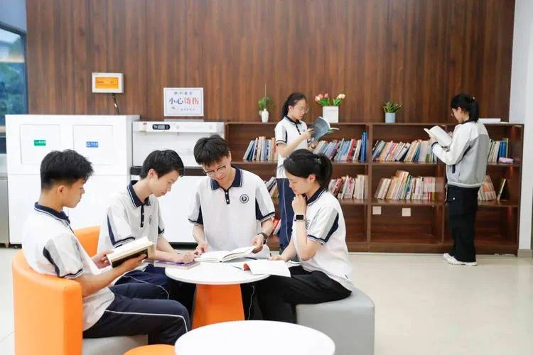 上海市崇明区建设中学_1