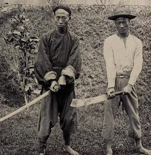 腰斩写七个惨字的是谁_1