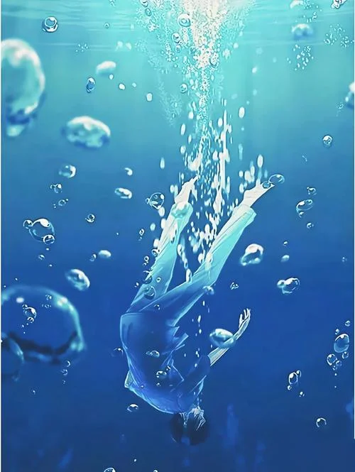 梦见掉到海里_1