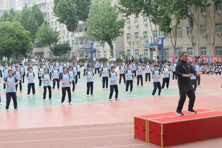 黄科大附属中学_2