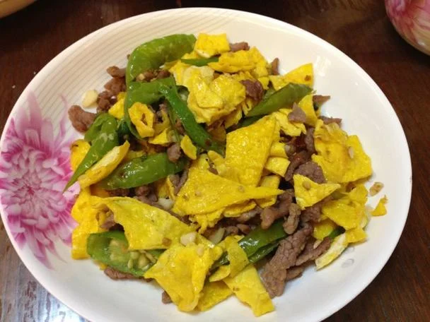 鸡蛋炒肉叫什么菜_2