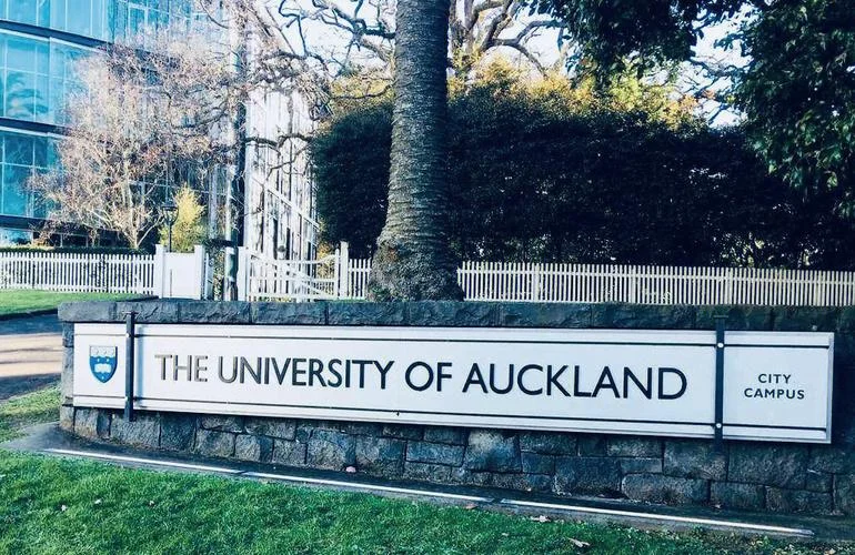 新西兰奥克兰大学预科_1