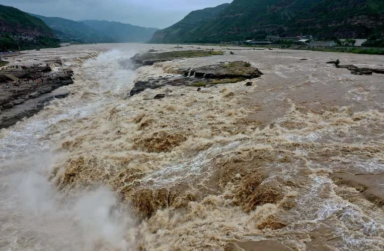 梦到洪水漫堤_2