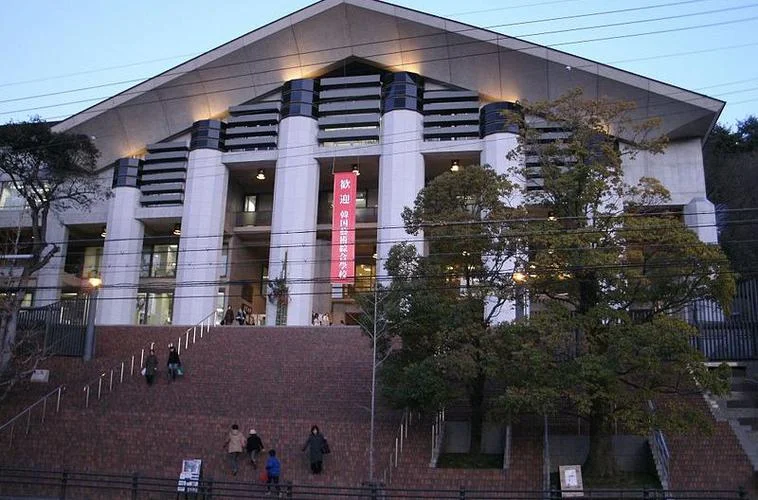 日本神户艺术工科大学怎么样_2