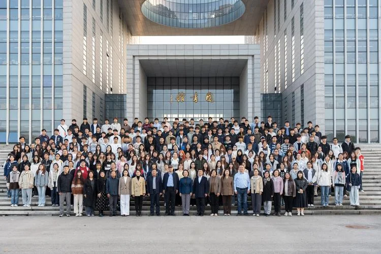 出国留学培训基地有哪些学校_1