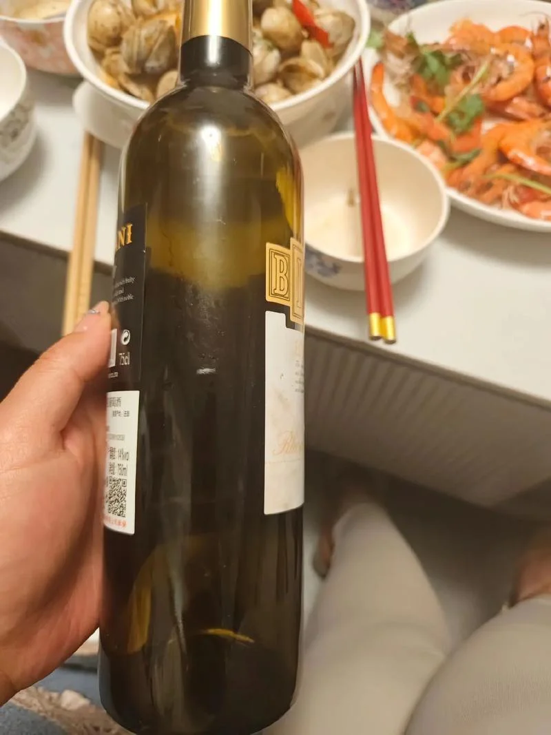 梦见喝红酒喝大了_2