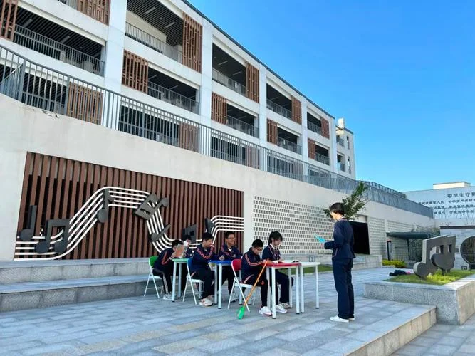 宝山鹿鸣中学_1