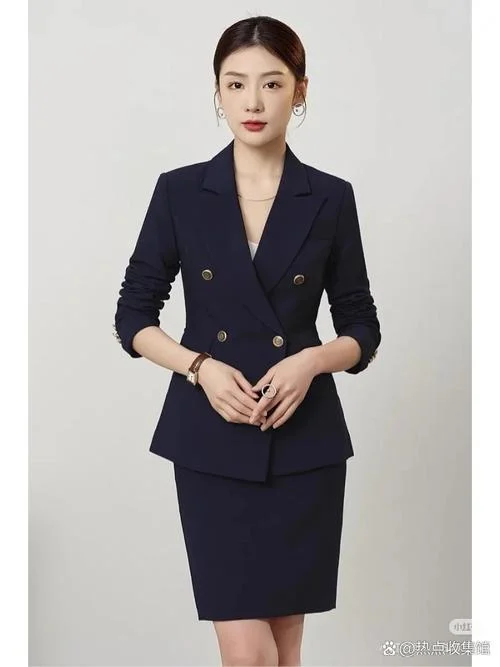 编导艺考西服女_2