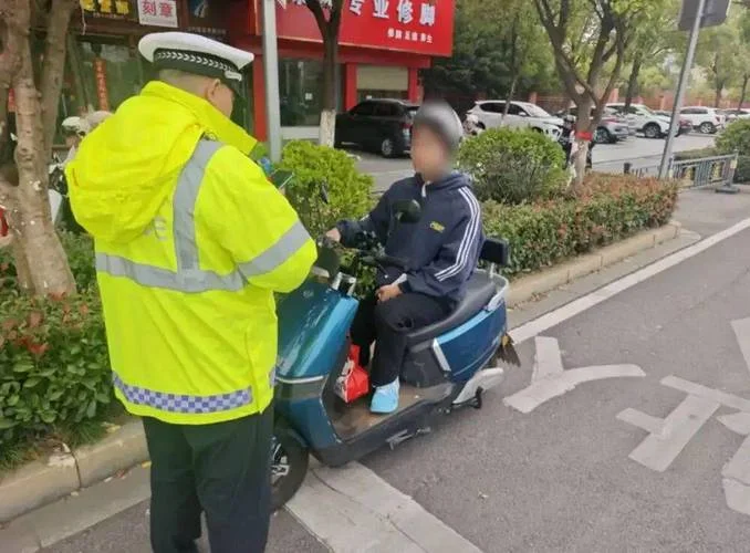 报考电动车驾驶证需要多少钱-报考电动车驾照费用