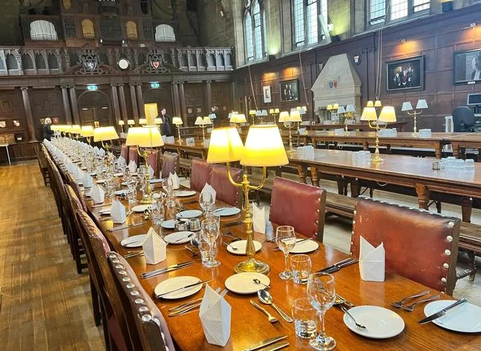 英国大学食堂贵吗-英大食堂价格如何
