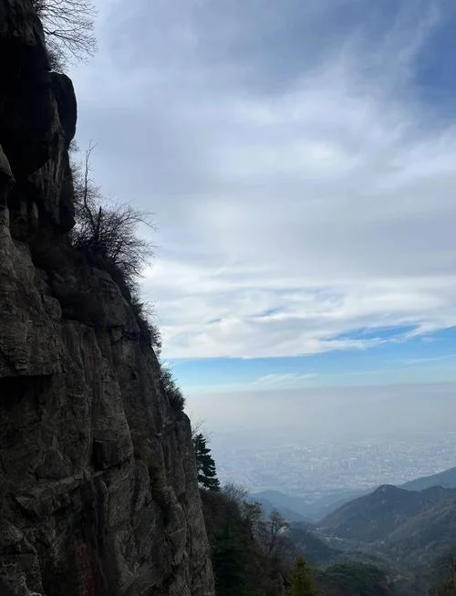 泰山的高度是多少千米_1