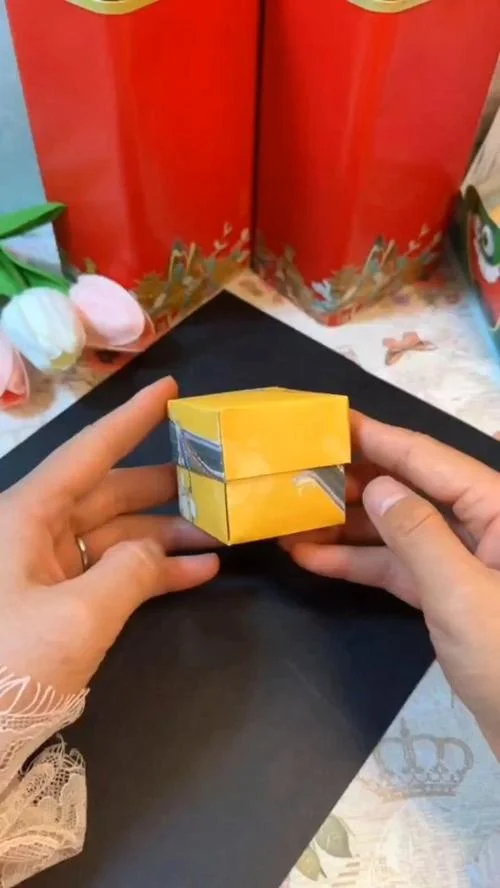 用卡纸做正方体怎么做_1