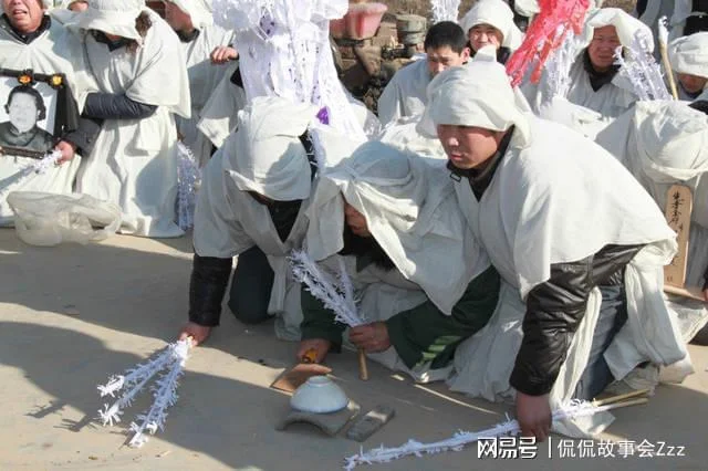 梦见棺材抬死人_2