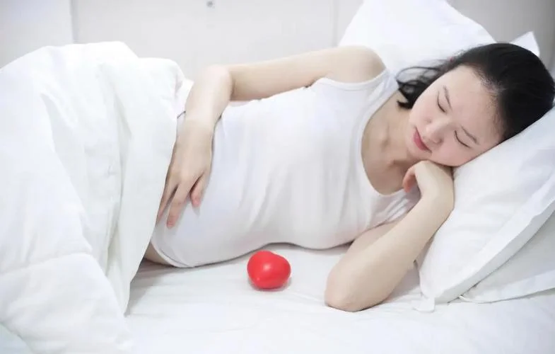 40几岁的女人梦见自己怀孕了_1