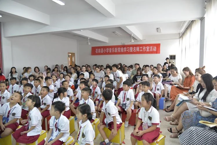 玉兰中学老师李爽_2