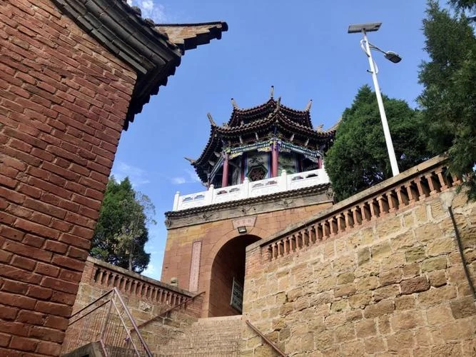 波罗古堡重点景点_1