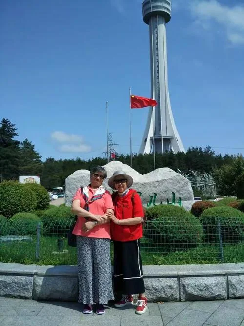一霎时波摇金影下一句_2