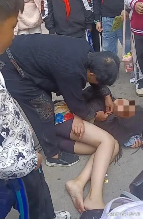 梦见自己被人打了很惨_2