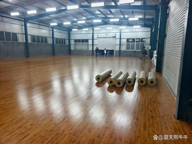 羽毛球场木地板多少钱一平方_2