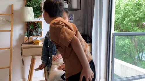 成绩不好被打家法视频_2