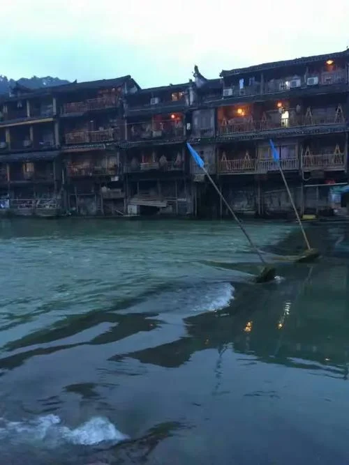 湘西到凤凰古城多少公里_1