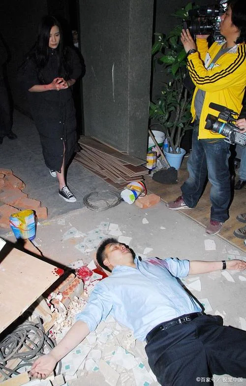 梦到把仇人的头砍下来_1