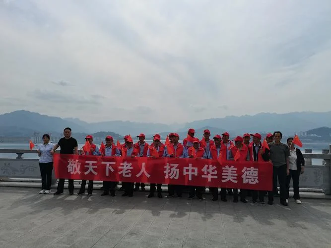 福利院老人送温暖感悟_1