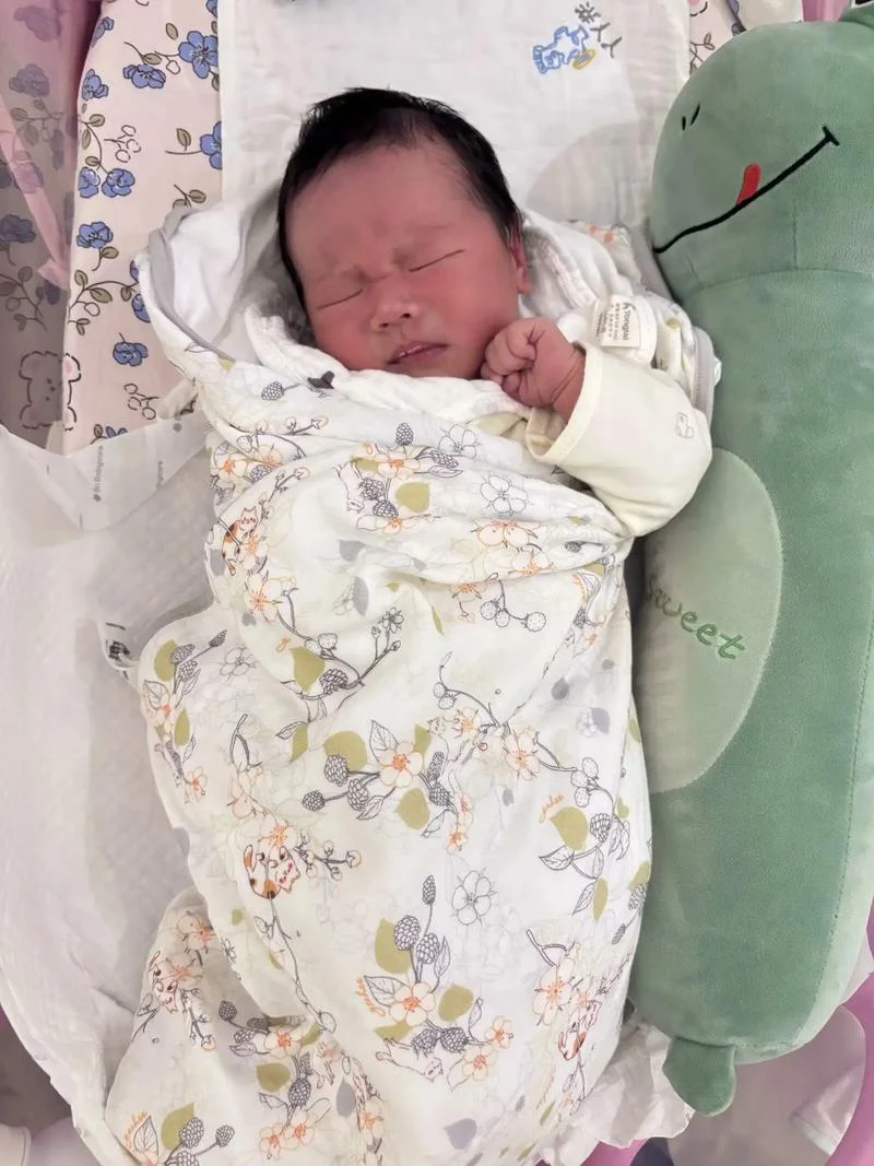 梦见很小很小的婴儿_1