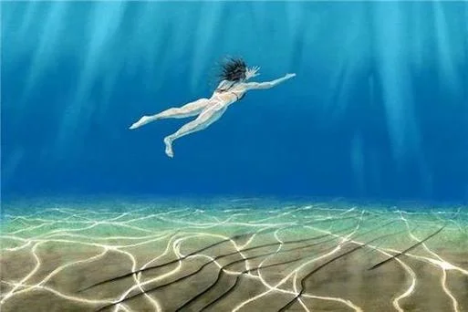梦见自己光着上身上街_2