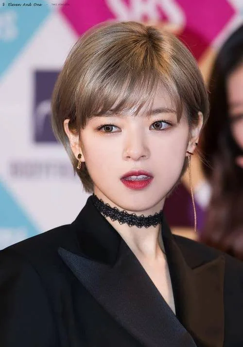 韩国短发女明星叫什么_1