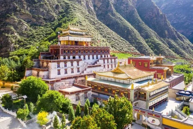 天祝县旅游景点-天祝县金碧山水