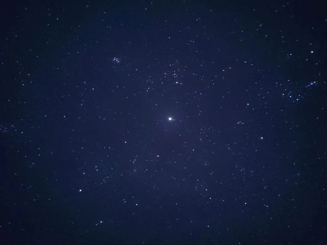 夜空中最亮的星是哪一年的-2015 年