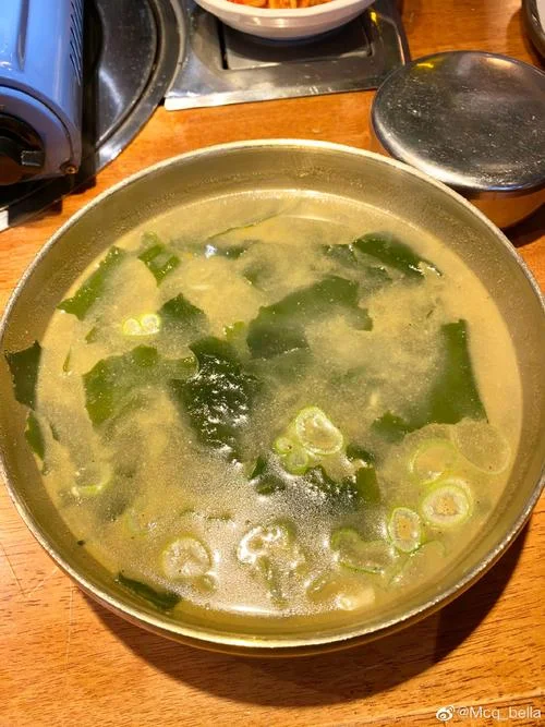 梦见菜汤洒了一地是什么意思_2