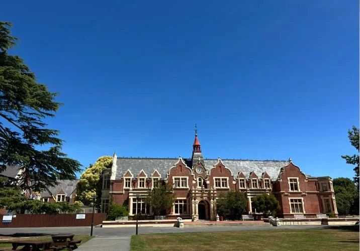 英国林肯大学预科_1