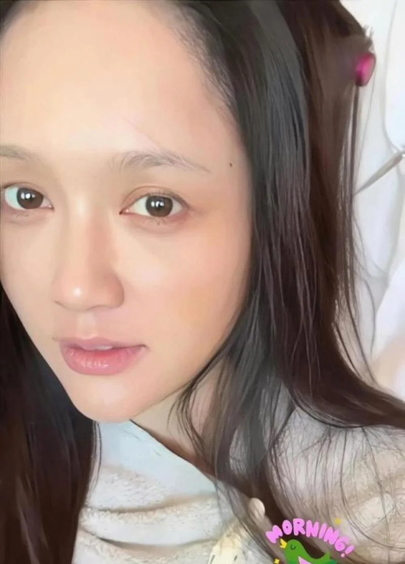 陈乔恩被要求对摄像头脱内衣_2