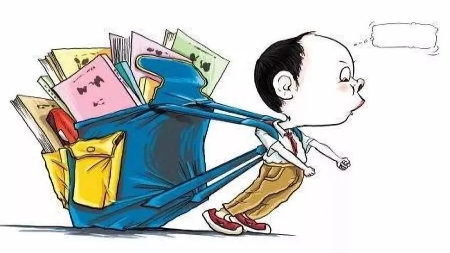 中学生书包重怎么办_2
