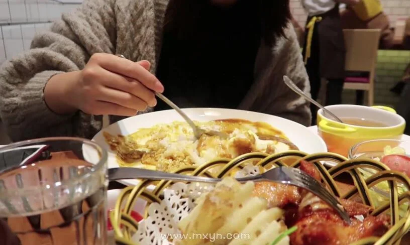 梦见自己在吃饭是什么预兆_2