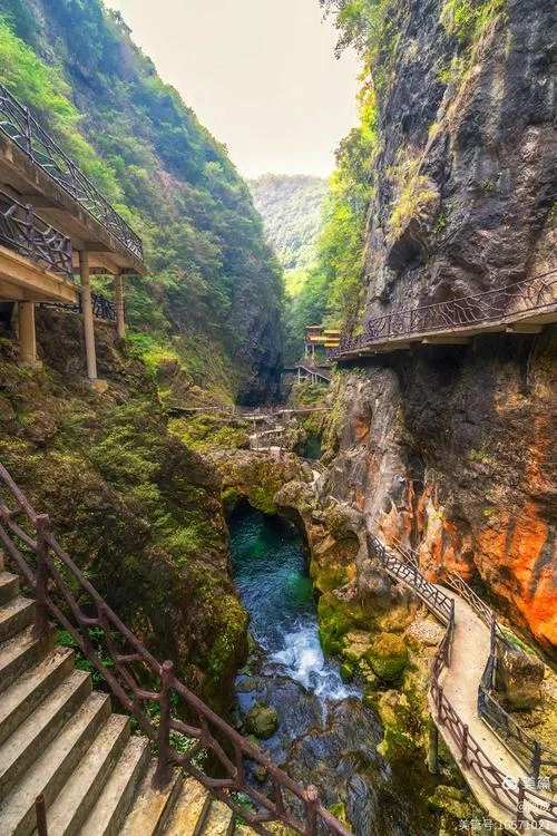 铜仁附近旅游景点_1