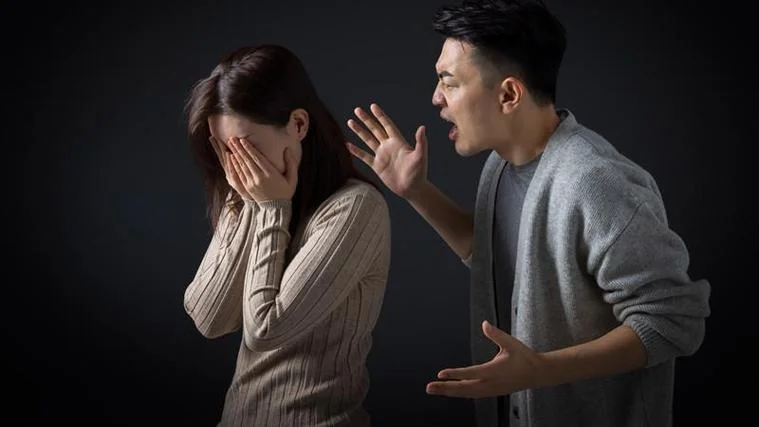 女人梦见跟老公吵架_1
