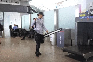 高铁安检门是查什么的_2