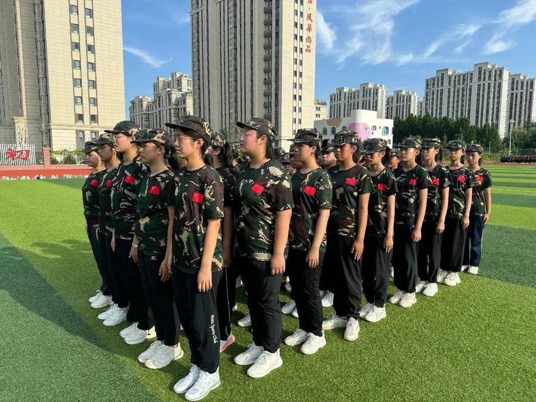 沧州市颐和中学校服-沧州初中校服