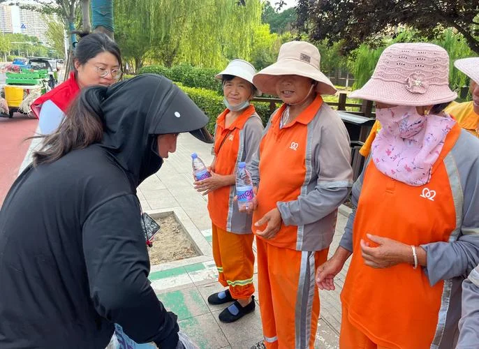 慰问环卫工人活动感悟_1