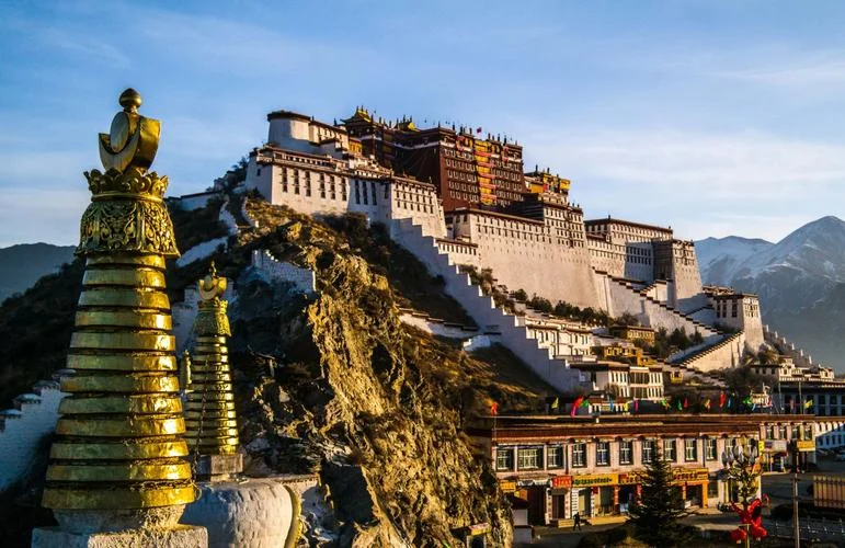 小布达拉宫景点介绍_1