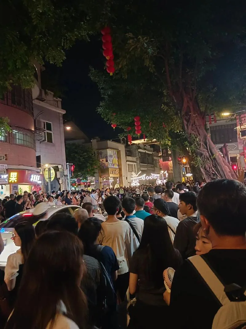 川流不息考研-考研人潮汹涌