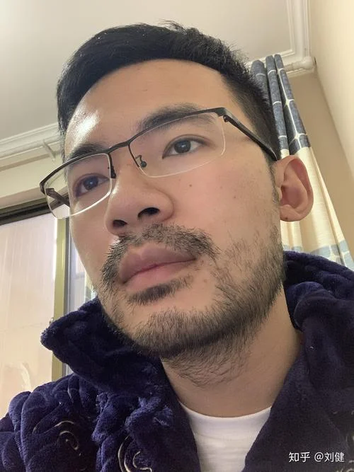 下巴的长胡子叫什么_2