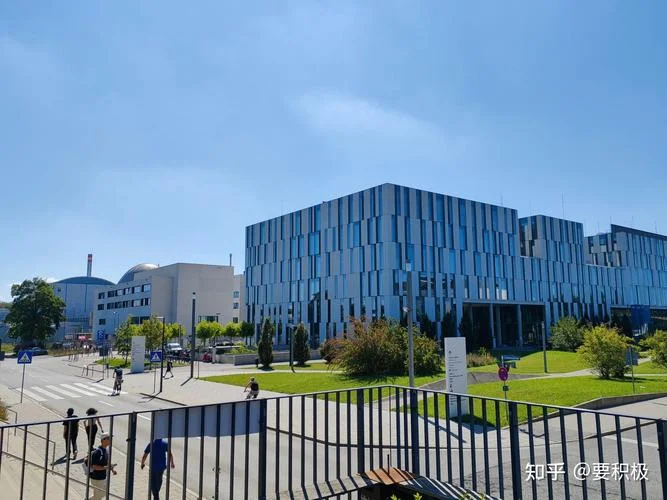 美国专科留学中介_2