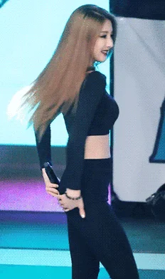 美女大神出处动态图_2