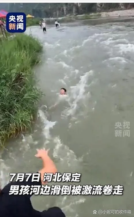 梦到孩子掉水里又被救_1